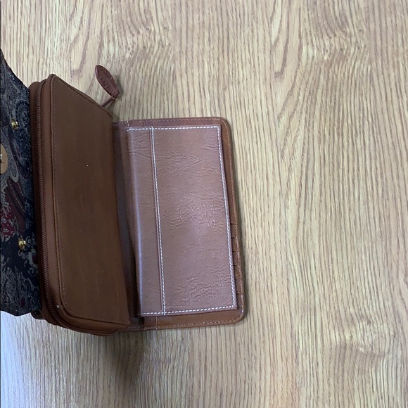 Bellerose Two Tone Tan Wallet Lots of Compartments - Picture 4 of 6